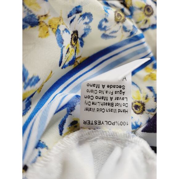 EUC AKIRA Floral Cropped Wrap Bell Sleeve Top - Small - Picture 13 of 13